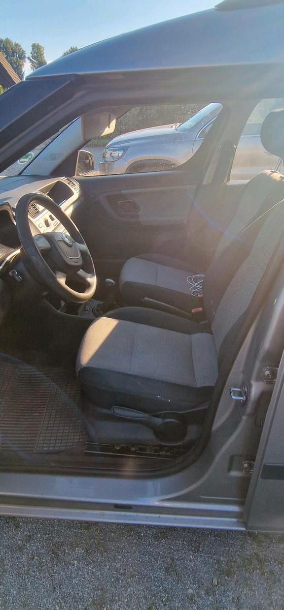Skoda Roomster 2011 — photo 12