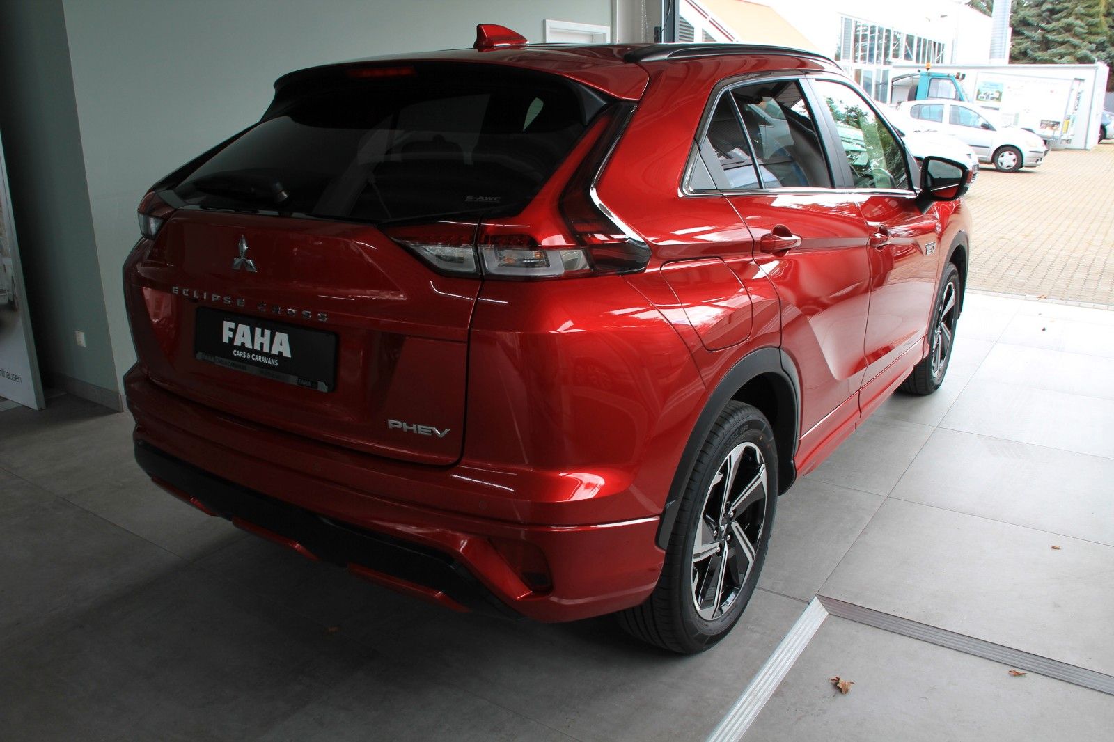 Fahrzeugabbildung Mitsubishi Eclipse Cross Select PHEV 4WD