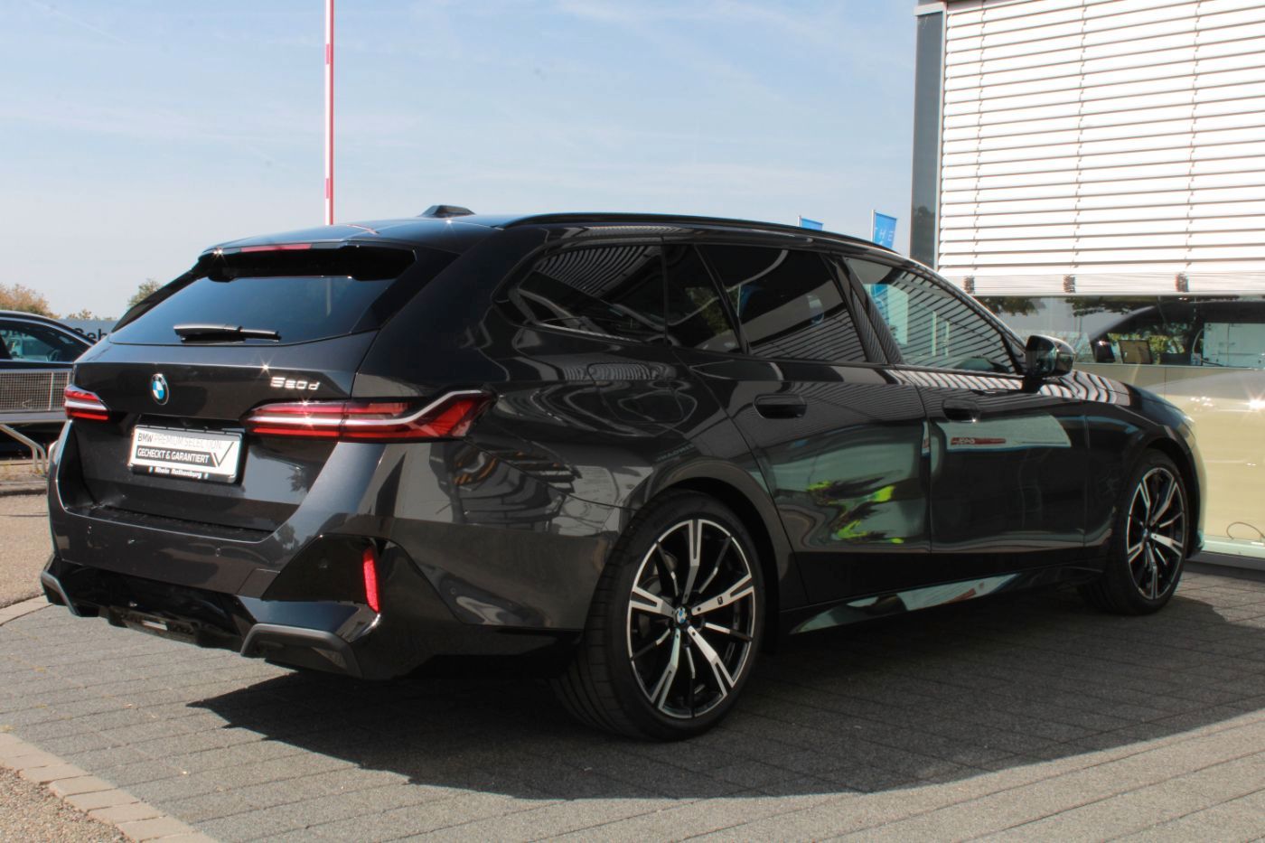 BMW 520d Touring M Sport 20 Zoll DA AHK Standhzg foto 4