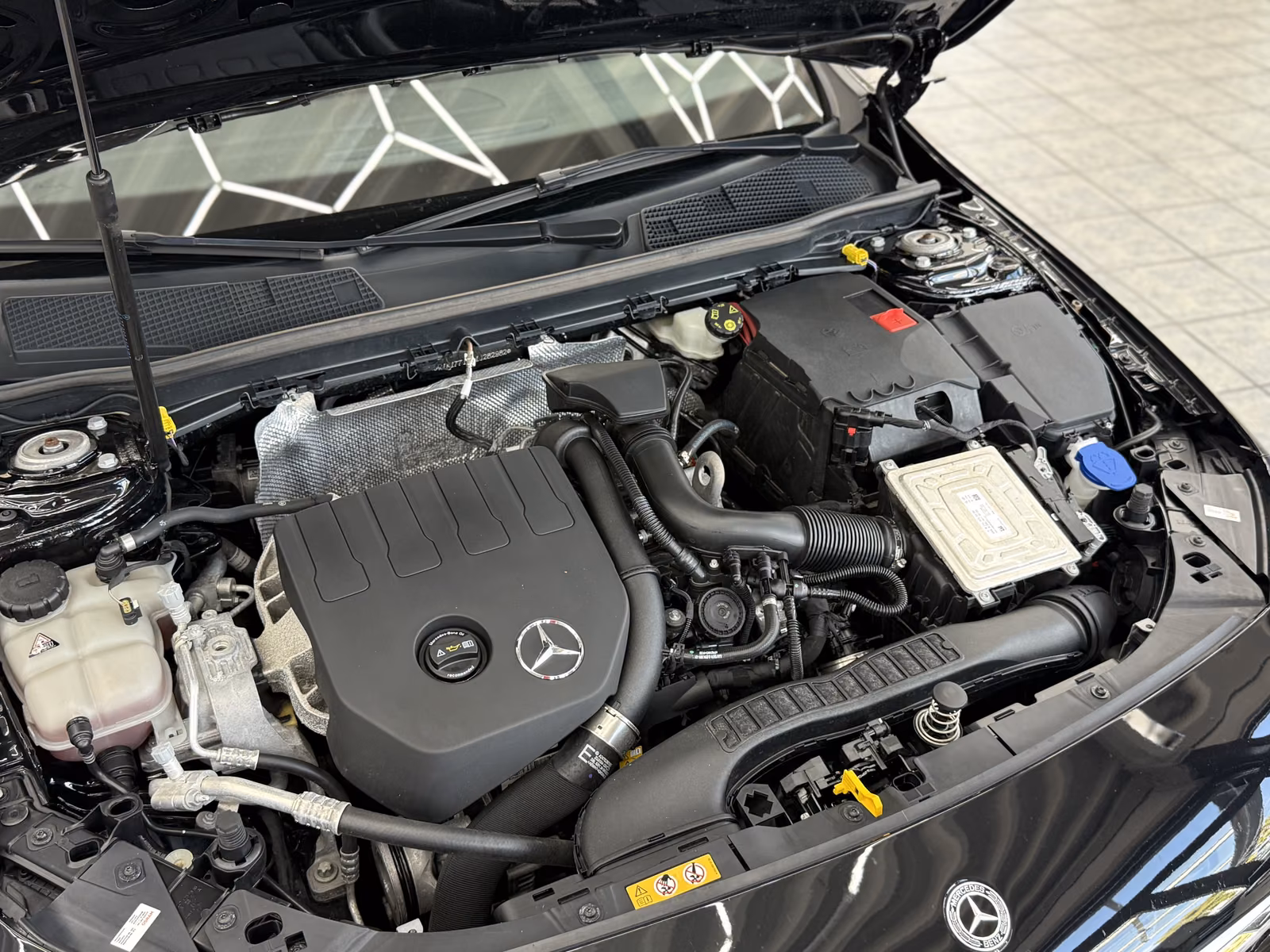 Mercedes-Benz A-Class AMG Line, Leder Alcantara, MB Service Neu!, миниатюра 26