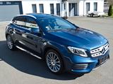Mercedes-Benz GLA 180 AMG-LINE,LEDER,NAV,LED,PAN,KAM,MEMORY,1H - blaue Mercedes-Benz GLA 180