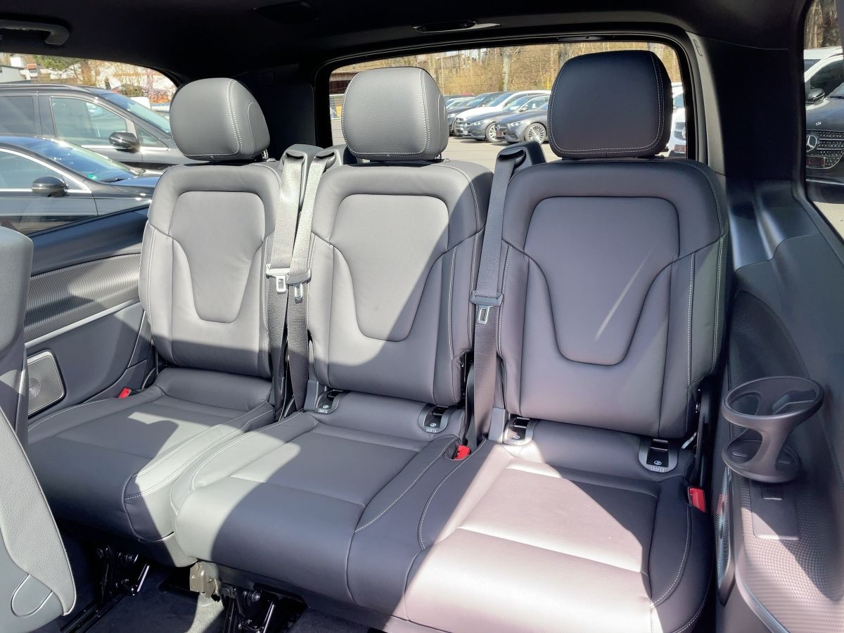 Fahrzeugabbildung Mercedes-Benz V 300 d 4M lang AMG/360°/Pano/Airmatic/AHK