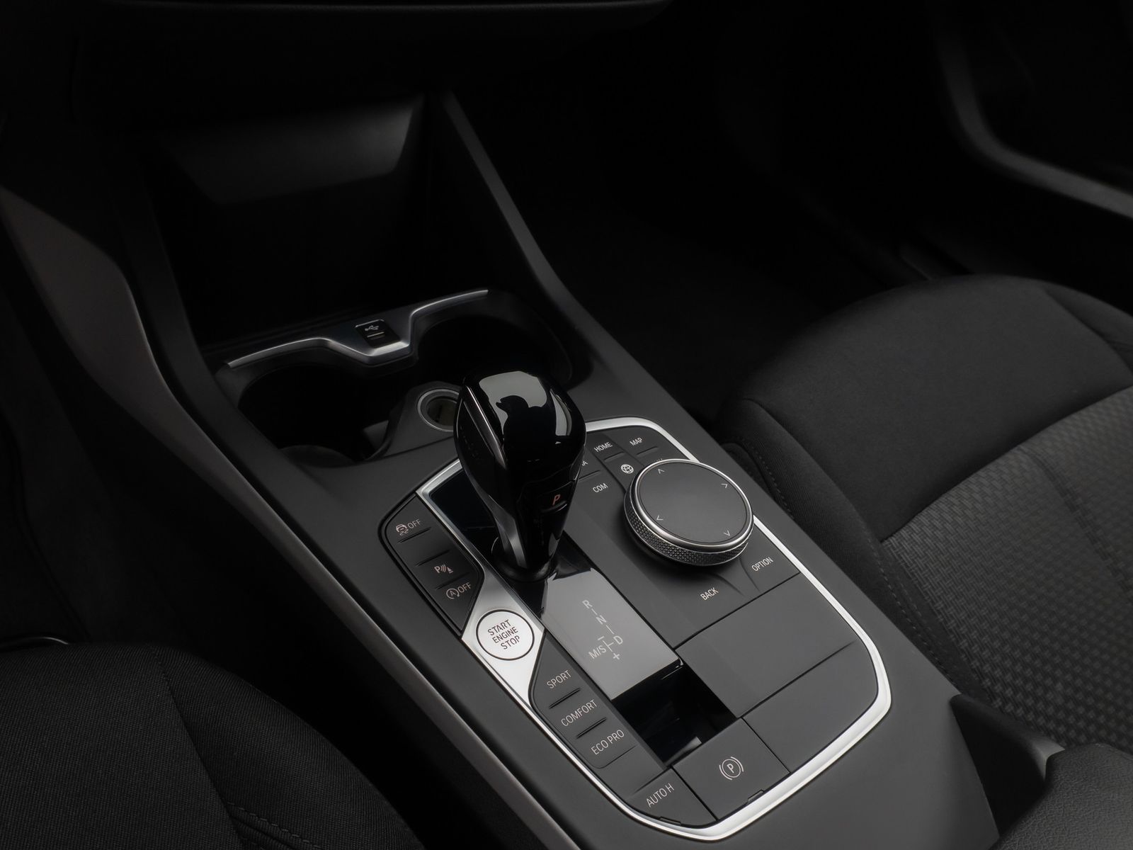 Fahrzeugabbildung BMW 118i DAB CockPitPro Geschwindigkeitsreg LED PDC