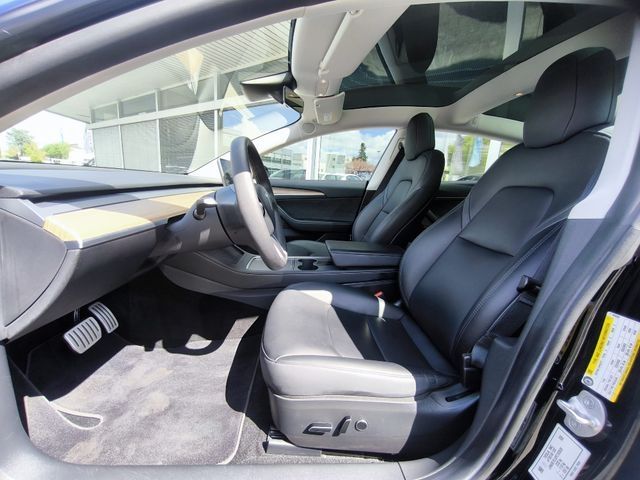 Fahrzeugabbildung Tesla Model 3 PERFORM AWD PANO+NAVI+STDHZ+LED+SHZ+KAM+
