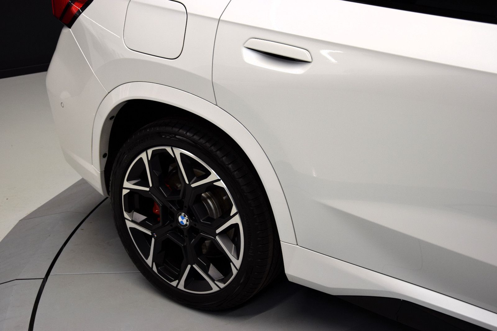 Fahrzeugabbildung BMW X1 M35i xDrive M-Sport-Pro Pano Memory 20" HuD