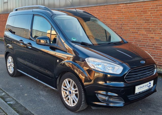 Ford TOURNEO COURIER  TITANIUM/AHK/NAVI