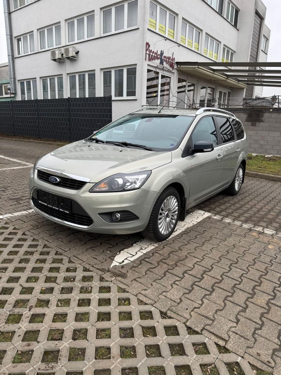 Ford Focus Turnier Titanium TÜV NEU