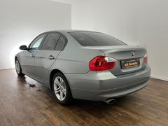 BMW 318i/ NUR 34.000KM/ RENTNER/ AUTOM./ KEYLESS/ BMW 318i/ NUR 34.000KM/ RENTNER/ AUTOM./ KEYLESS/