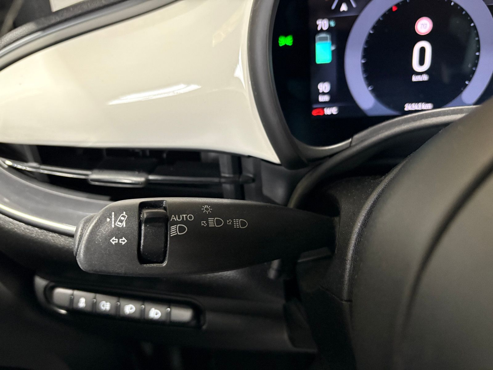 Fahrzeugabbildung Fiat 500e/Basis/TEMPOMAT/APPLE/KLIMA/SPURHALTEASSISTE