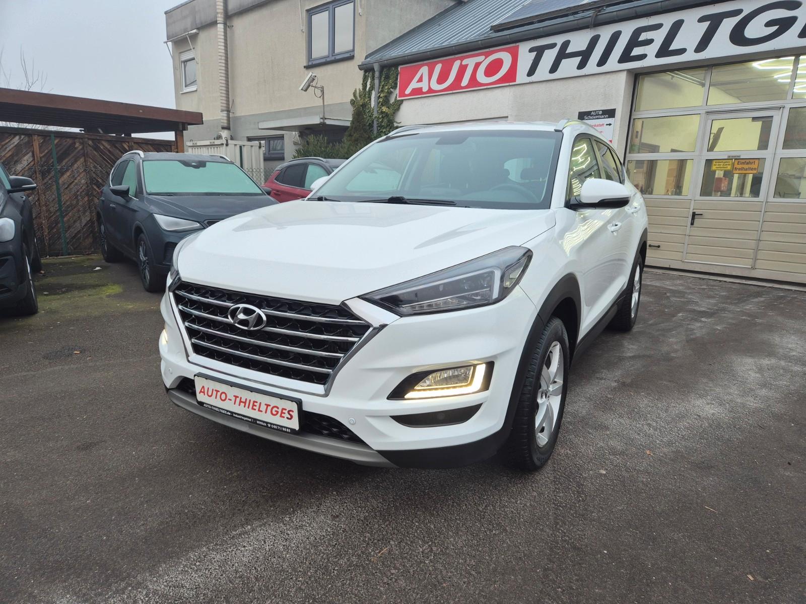 Hyundai Tucson 1,6 T, LED, Navi,