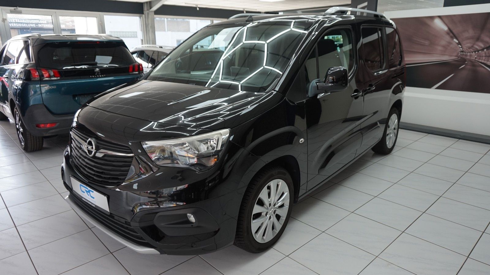 Fahrzeugabbildung Opel Life E Innovation 5,5 L. durch. Verbrauch