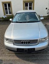 Audi A4 Benzin Kombi - Audi A4 aus 2000: Kombi
