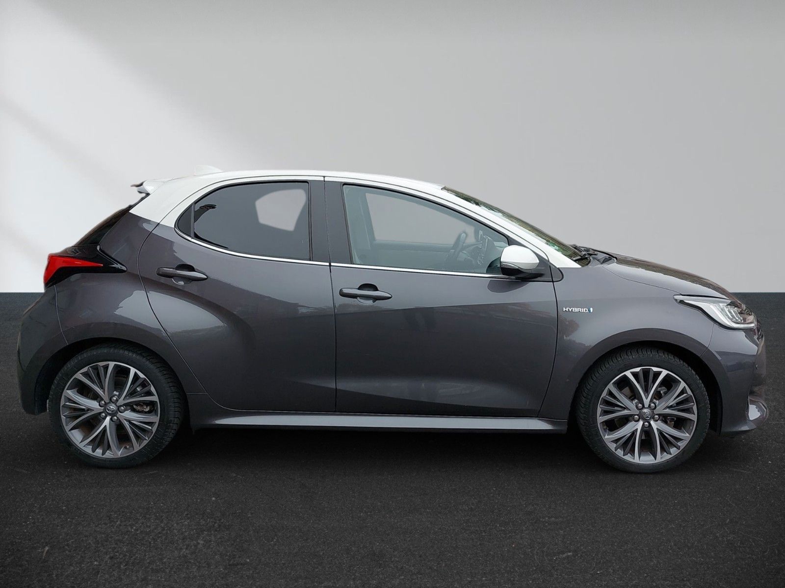 Toyota Hybrid 1. Hand LED SHZ KAM Allwetter JBL Sound imagem 3