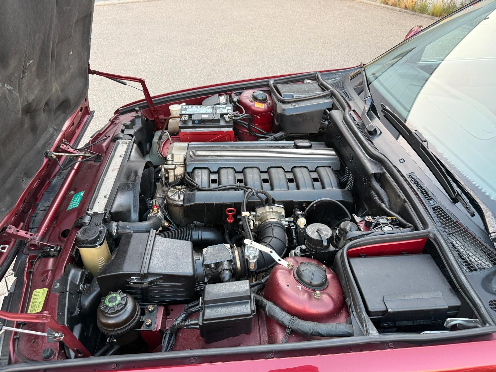 BMW 525I - 192 CV - TOIT OUVRANT -  BVM - VOLANT CUIR