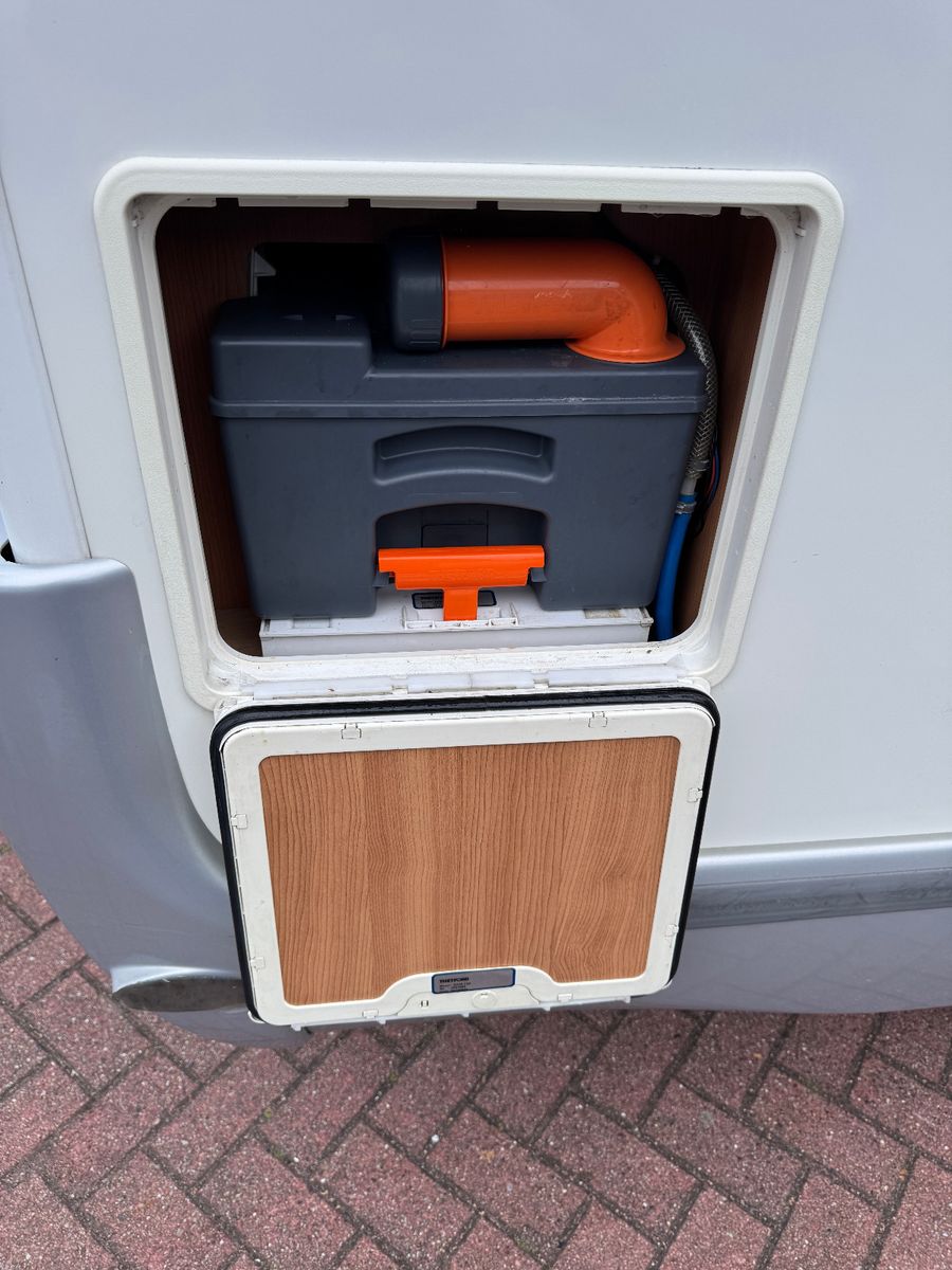 Fahrzeugabbildung Chausson Flash 02 Ford Transit 2.2 KAMERA STANDHEIZUNG TV