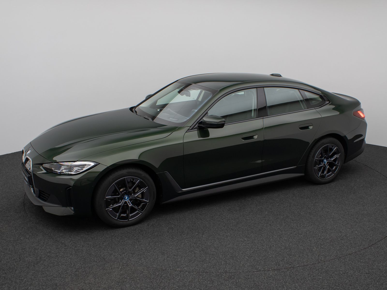 Fahrzeugabbildung BMW i4 eD40 Gran Coupè Kamera DAB HUD Alarm Komfort