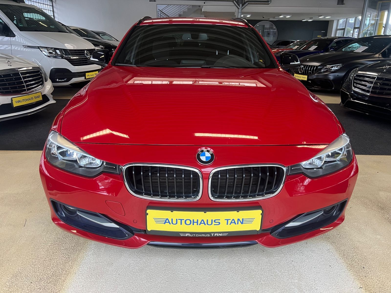 Fahrzeugabbildung BMW 316 i Touring F31 Sportline *NAVI *MELBOURNEROT