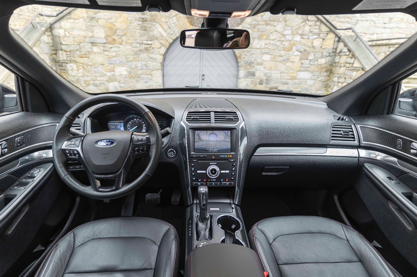 Fahrzeugabbildung Ford Explorer 3,5l 4x4 Sport KAM 6SITZER M+S ACC AHK