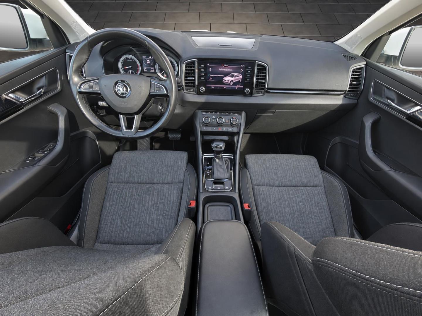Skoda Karoq Style AHK PANO DAB NAVIGATION RKF SHZ PDC