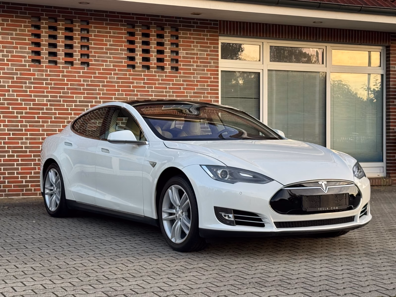 TESLA MODEL S P85 421CH - SUPERCHARGE GRATUITE - SOH 95.8%