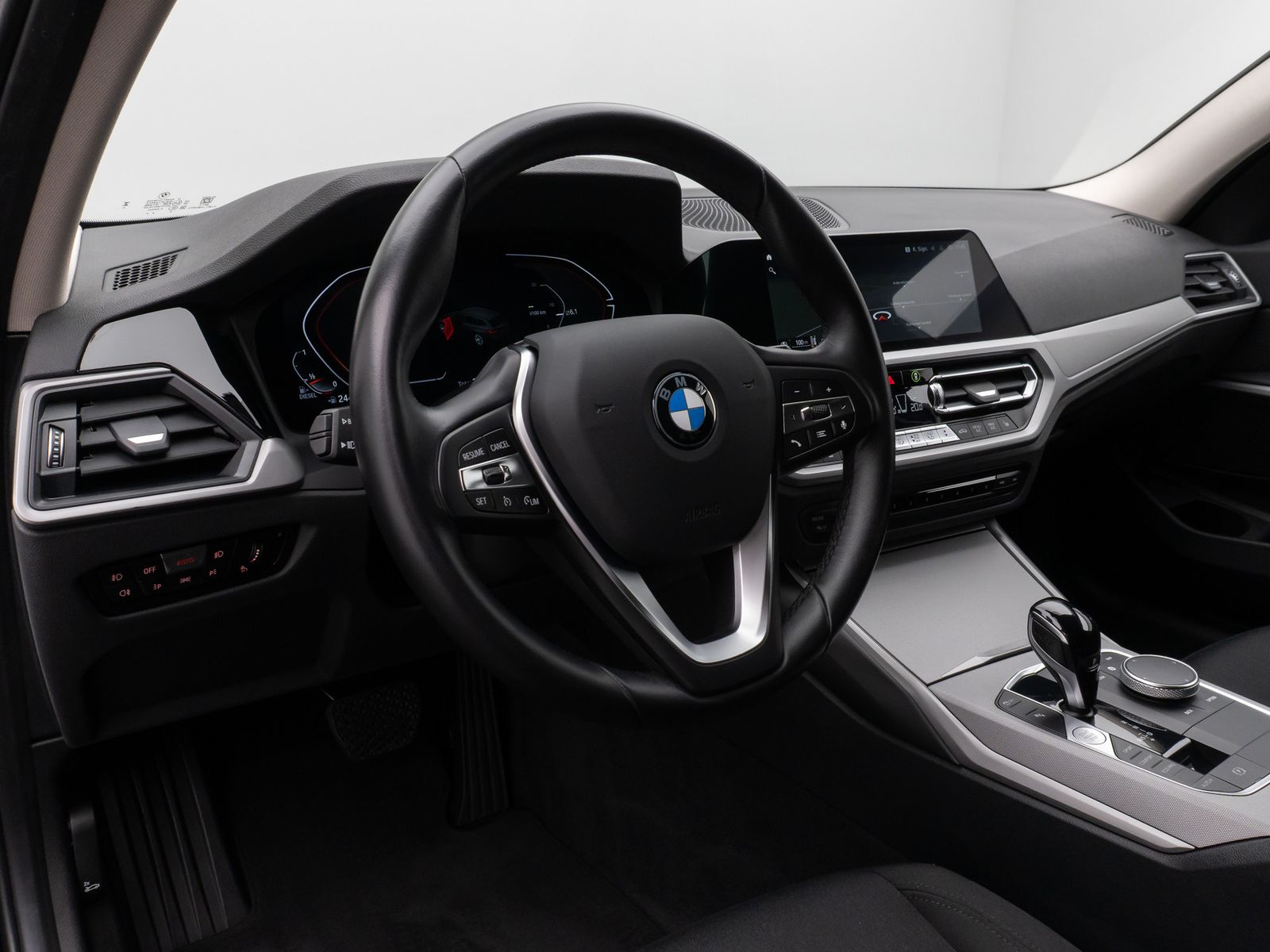 Fahrzeugabbildung BMW 320d xD DAB CockPitPro Geschwindigkeitsreg AHK