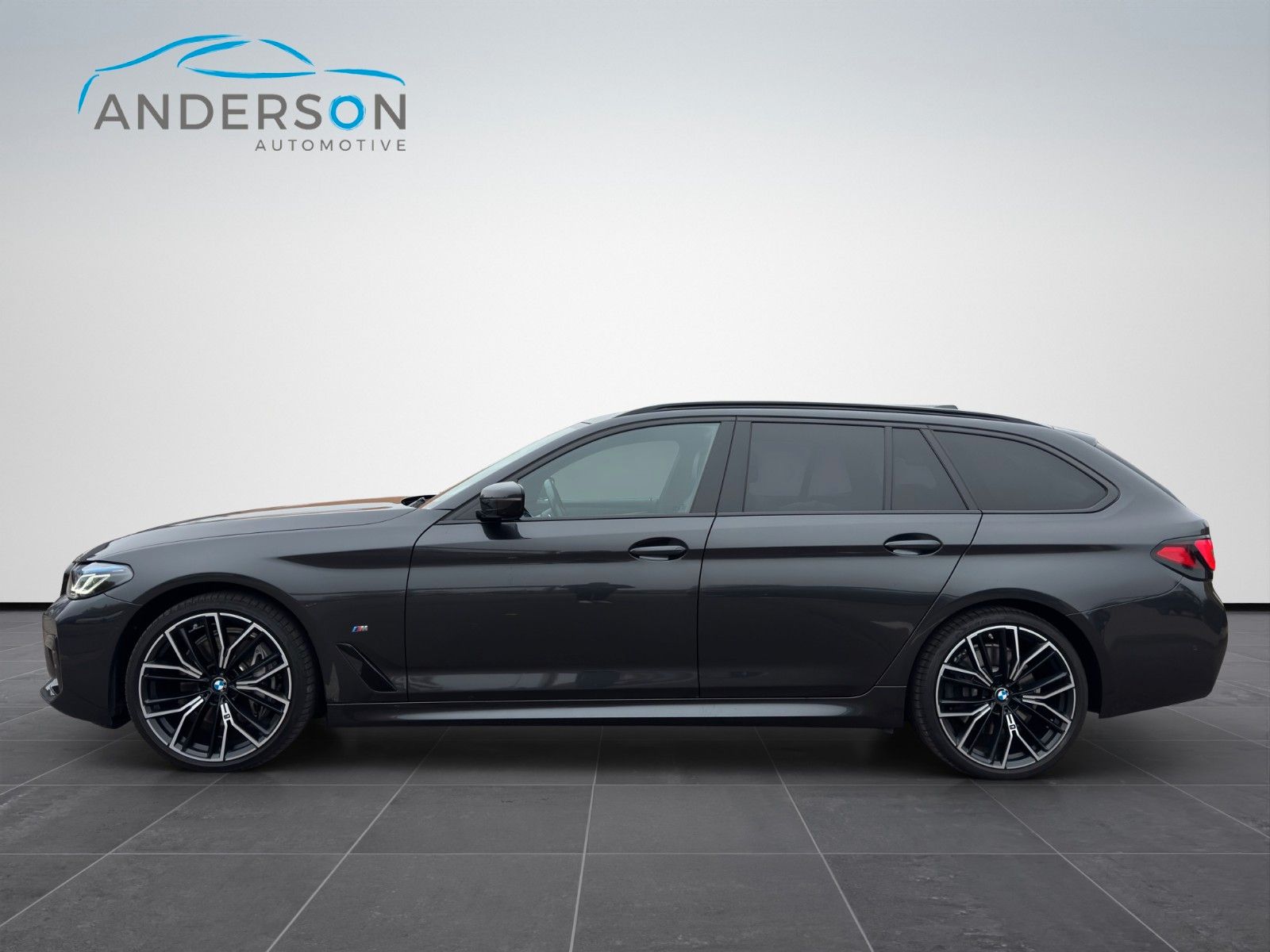 Fahrzeugabbildung BMW 530D TOURING XDRIVE M SPORT HUD H&K PANO LASER