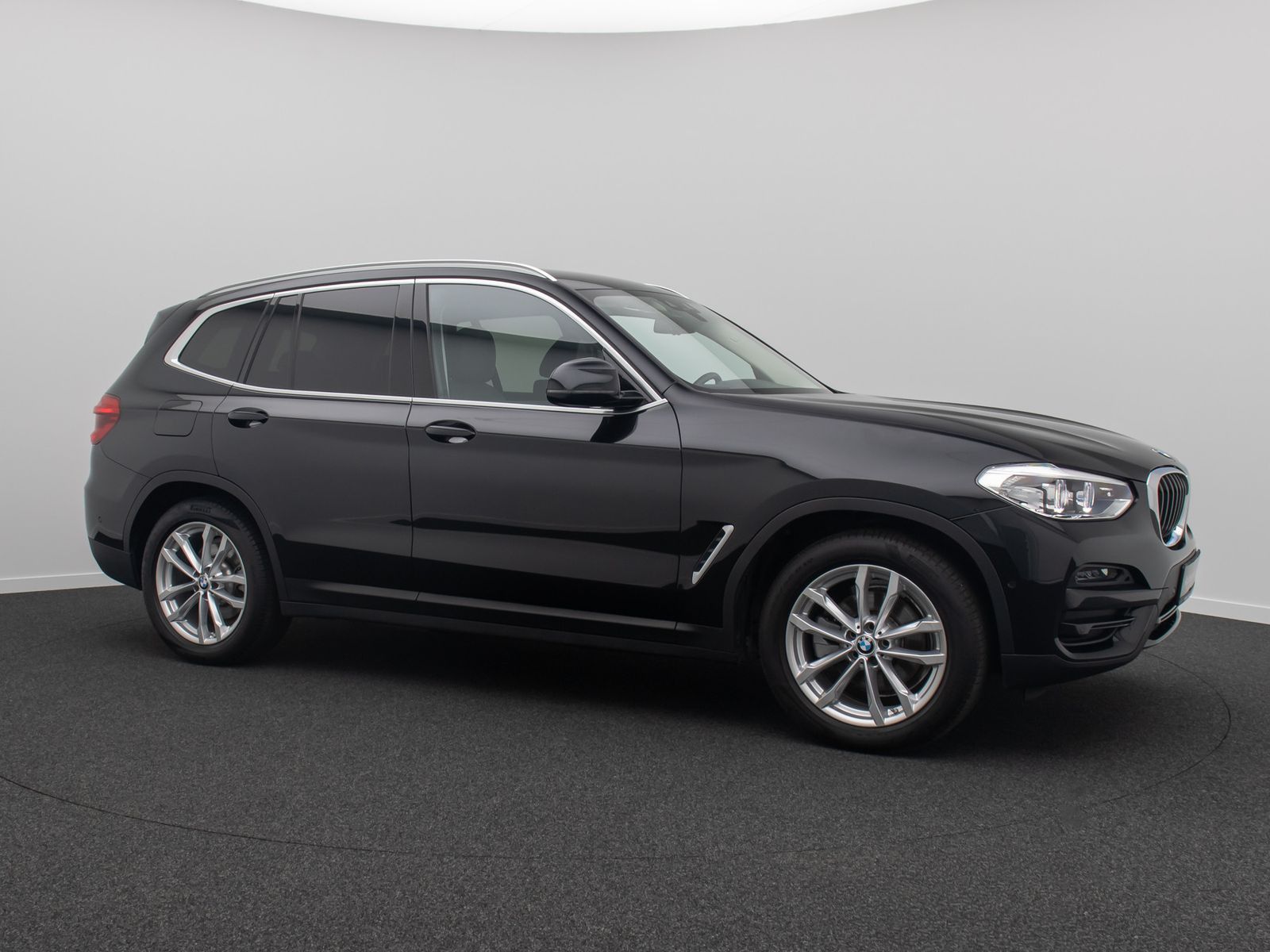 Fahrzeugabbildung BMW X3 xD20d Kamera HUD Komfort HiFi Alarm Leder 19"