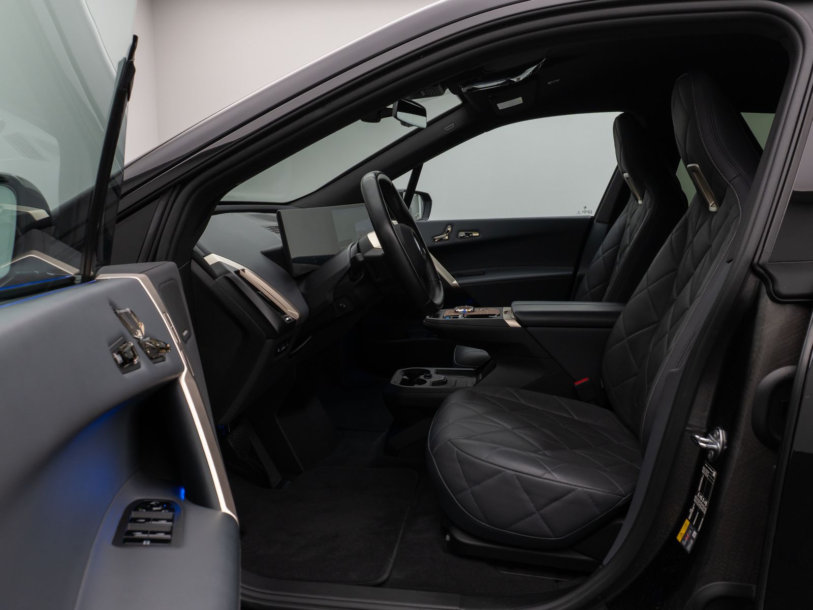 Fahrzeugabbildung BMW iX xD40 Sport 360°Laser H/K DAB AHK ACC 22Zoll