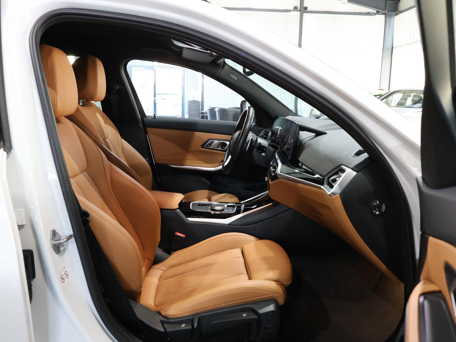 BMW 318d Touring SPORT WHITE & BROWN / CURCED, LED