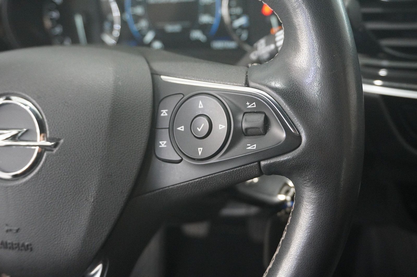 Fahrzeugabbildung Opel Insignia B ST 2.0D BUSINESS NAVI/LED/KAMERA/AHK