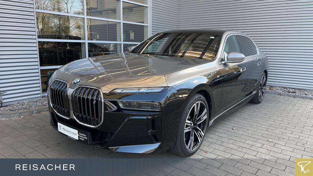 BMW i7
