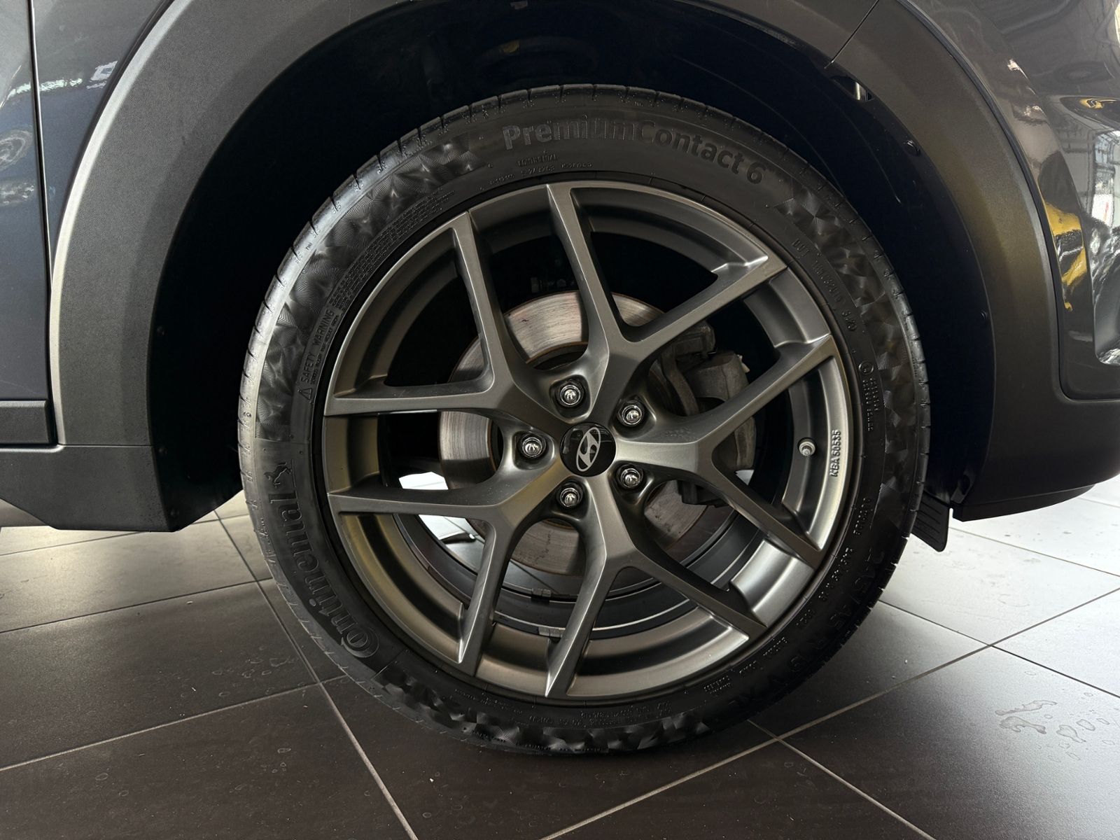 Fahrzeugabbildung Hyundai TUCSON Premium 4WD PANO AHK LED LEDER