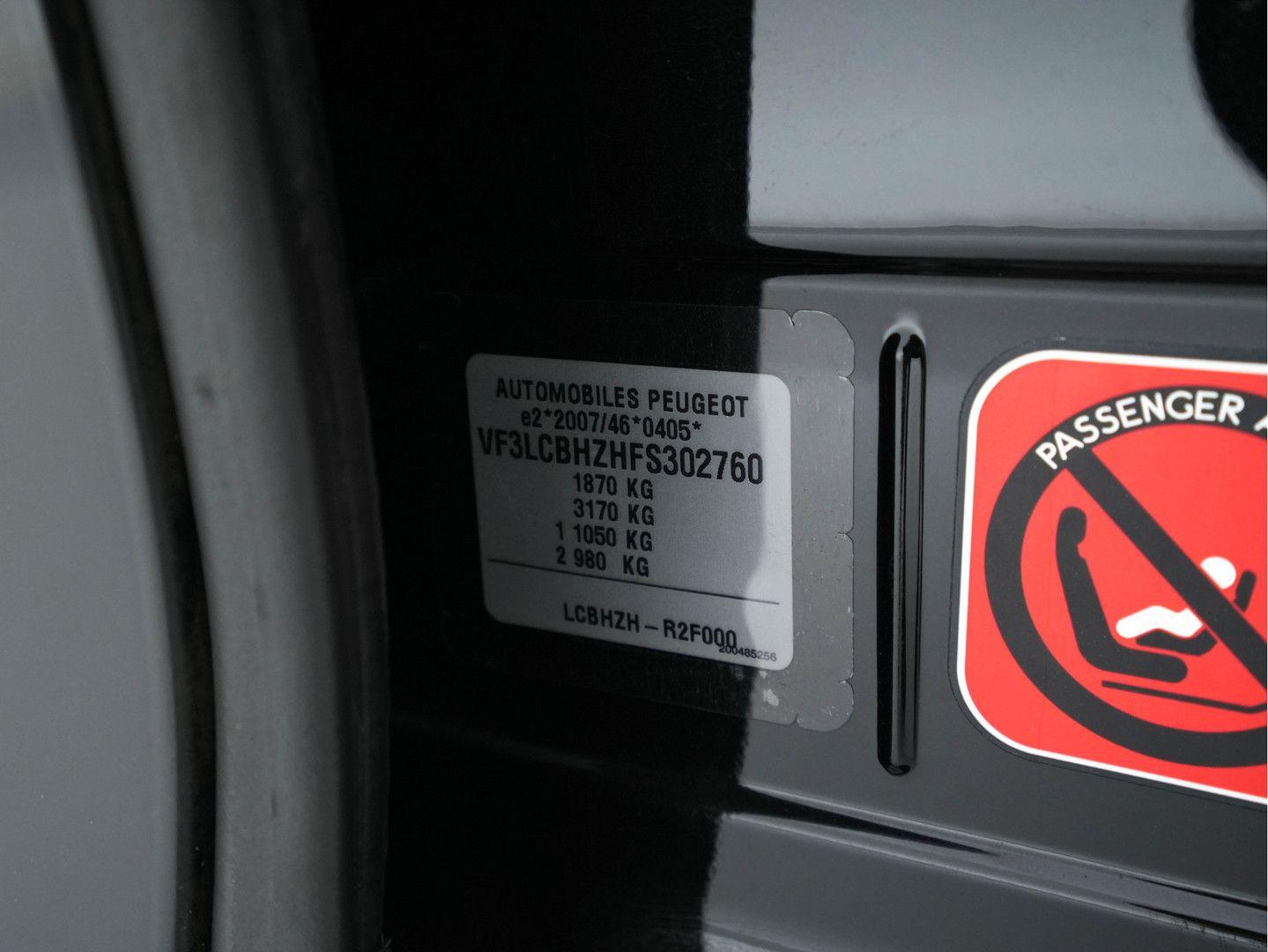 Peugeot 308 2015 — photo 27