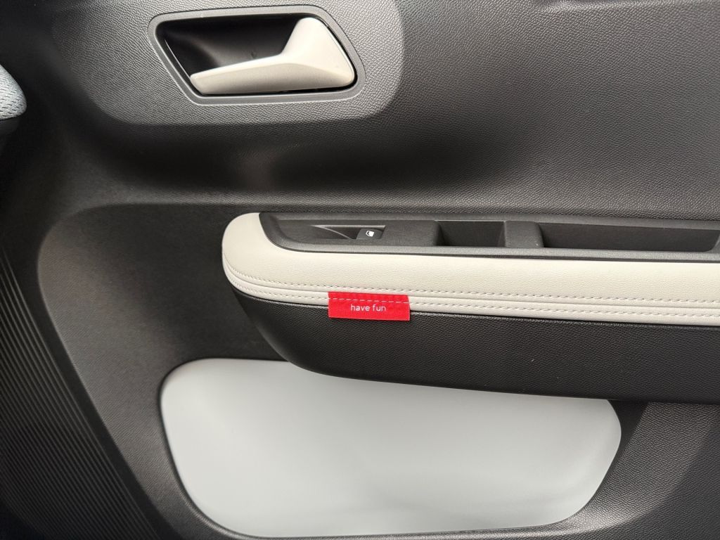 Fahrzeugabbildung Citroën C3 Hybrid 110 PLUS - Winter Paket