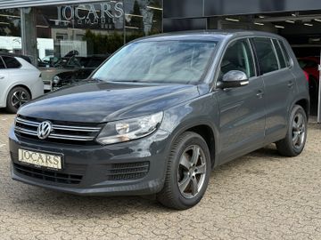 Volkswagen Tiguan - 1