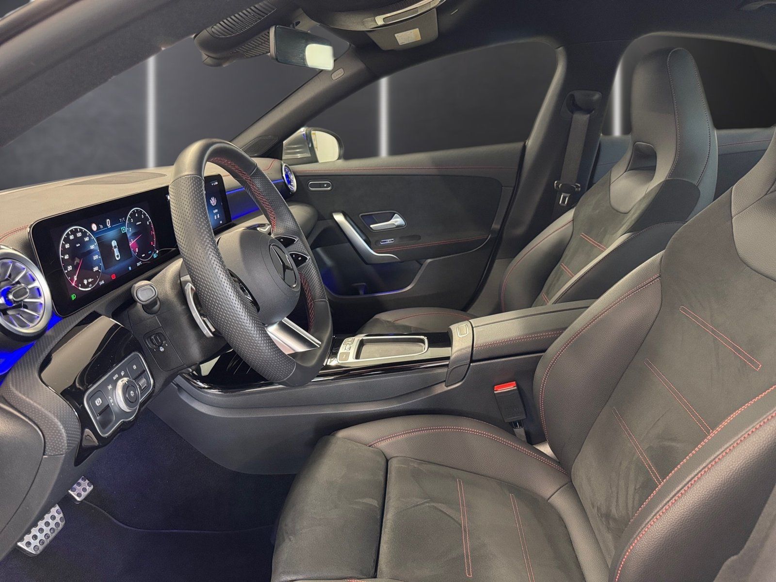 Fahrzeugabbildung Mercedes-Benz CLA 200 AMG Line *LED*Kamera*CarPlay*MBUX*Spur*