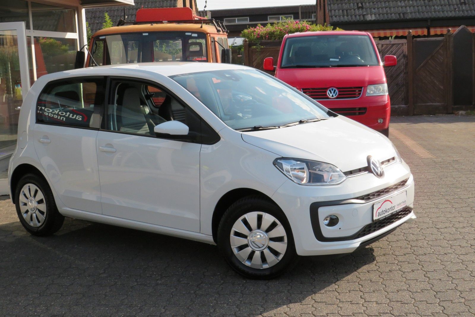 Fahrzeugabbildung Volkswagen up!  SITZHEIZUNG KLIMA 4-TÜREN NEBEL GJ 1.H