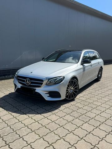 MERCEDES-BENZ E 350d T AMG Line*Nappa*Pano*StHz*AHK*RFK