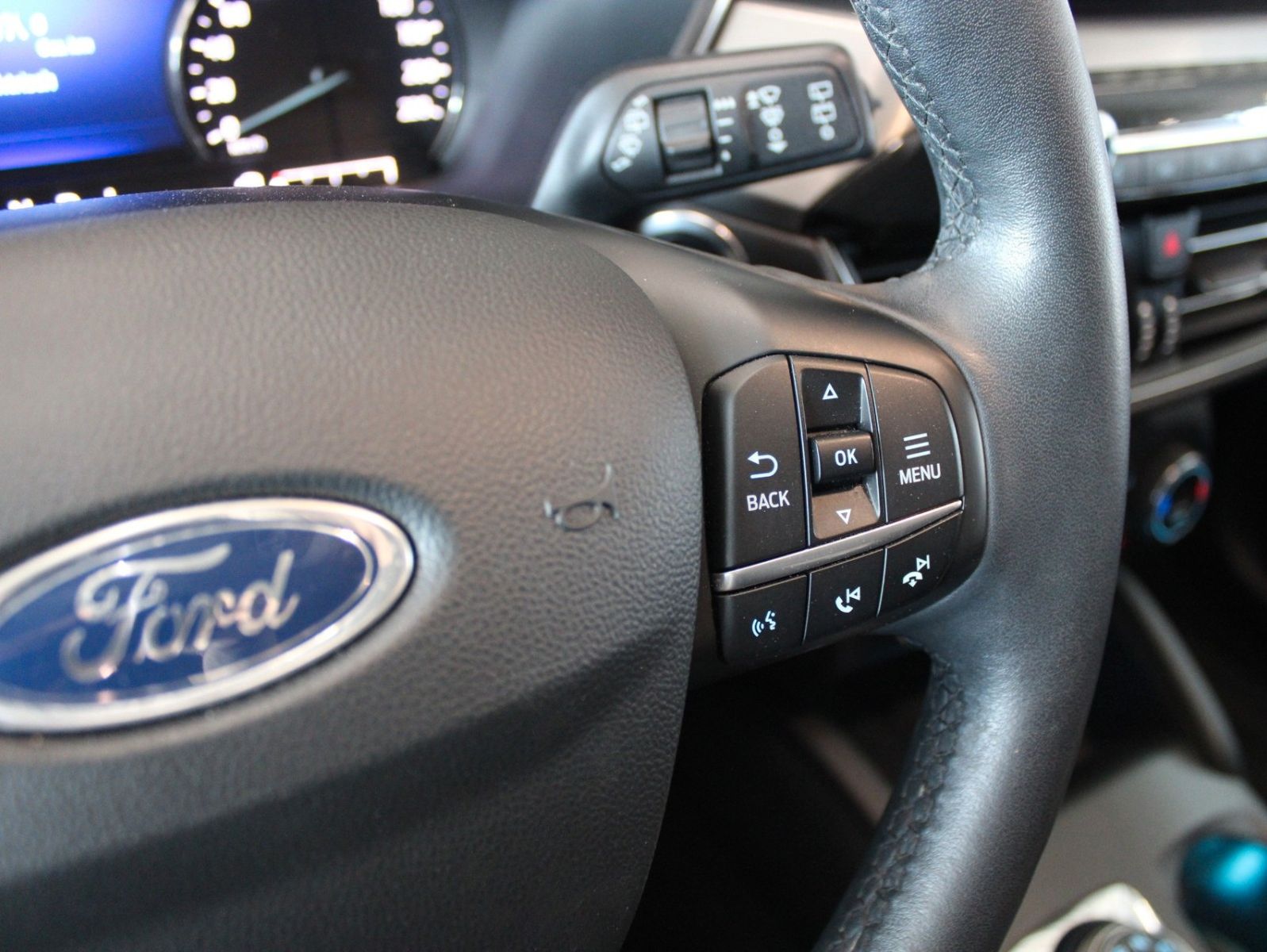 Fahrzeugabbildung Ford Kuga PHEV Titanium Aut. el.Heckklappe WinterPak.