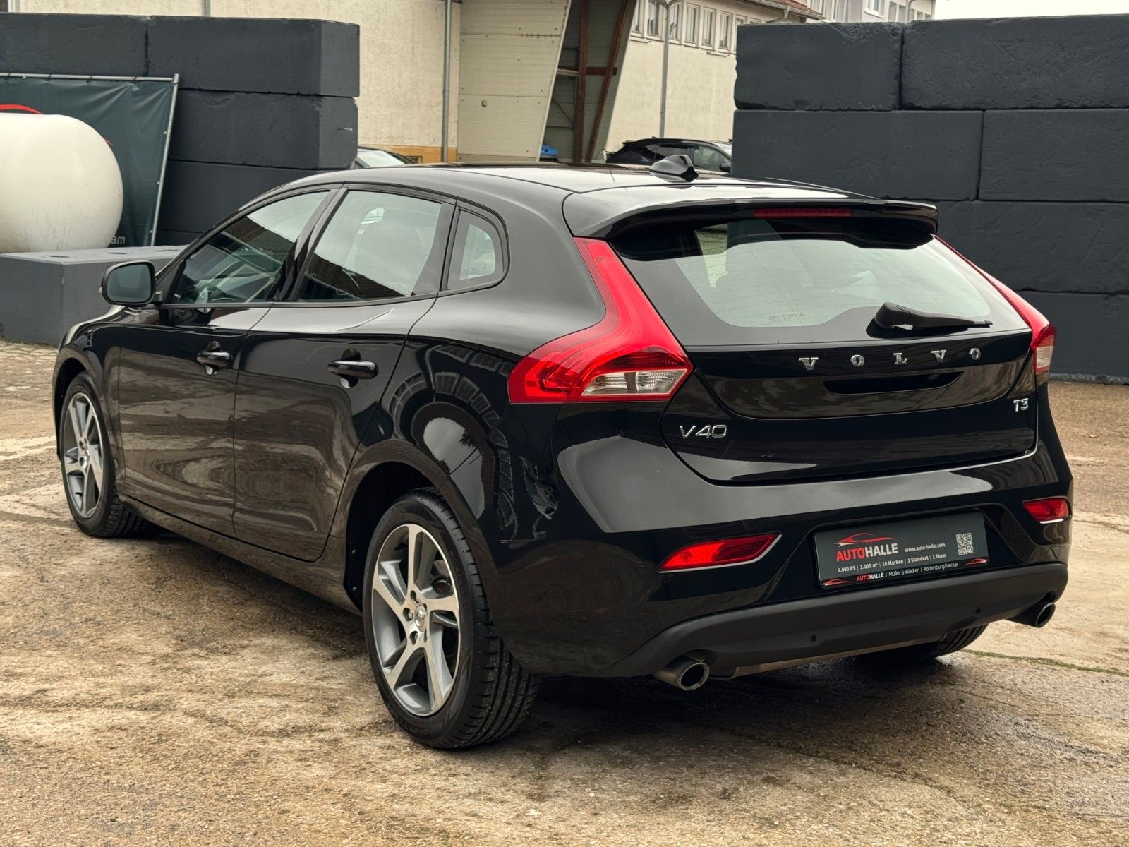 Fahrzeugabbildung Volvo V40 1.5 112kw/152ps Autom. Kam Temp Navi Sensus