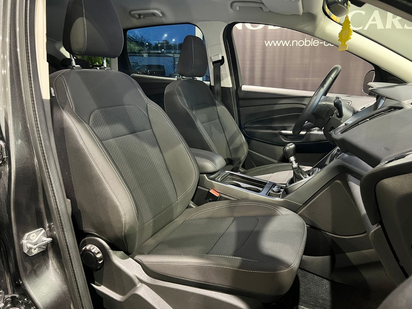 Fahrzeugabbildung Ford Kuga Cool & Connect AHK SHZ NAVI KLIMA