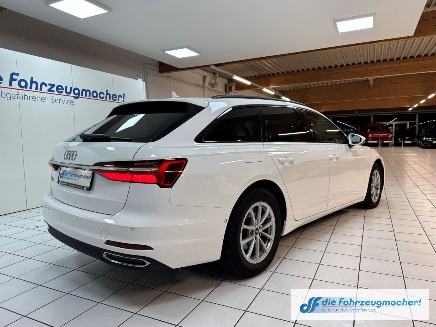 Fahrzeugabbildung Audi A6 Avant 40 TDI StandHZG AHK-klappbar Navi LED A