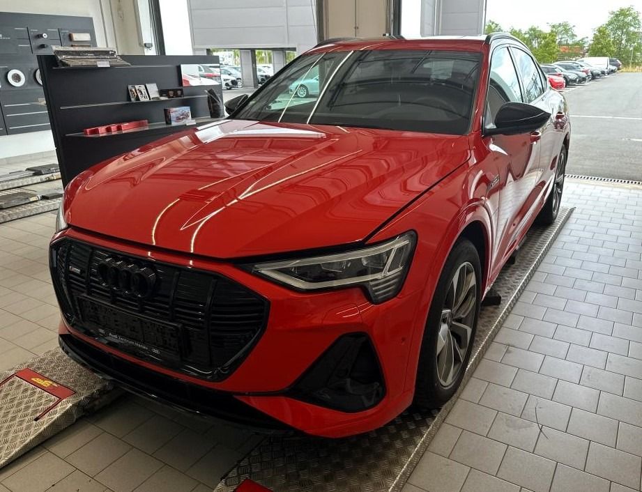 Image of Audi e-tron