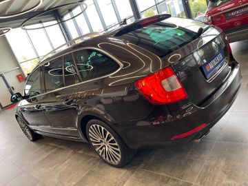 Skoda Superb Combi Laurin & Klement *PANO*NAVI*LEDER*