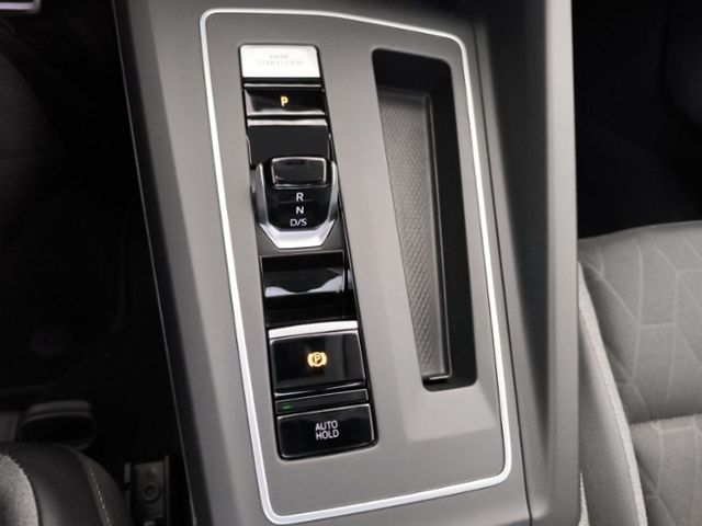 Fahrzeugabbildung Volkswagen Golf Variant 1.5 eTSI DSG Goal LED ACC NAVI AHK