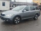 Skoda Octavia 2.0 TDI 4x4 Scout Combi - Skoda Octavia aus 2012 mit Diesel-Antrieb: Kombi