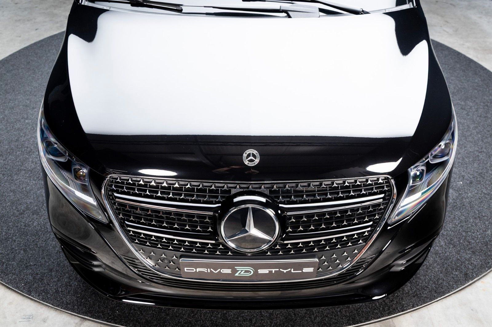 Fahrzeugabbildung Mercedes-Benz V 300 d 4MATIC EXCLUSIVE lang + AIRMATIC + Bur