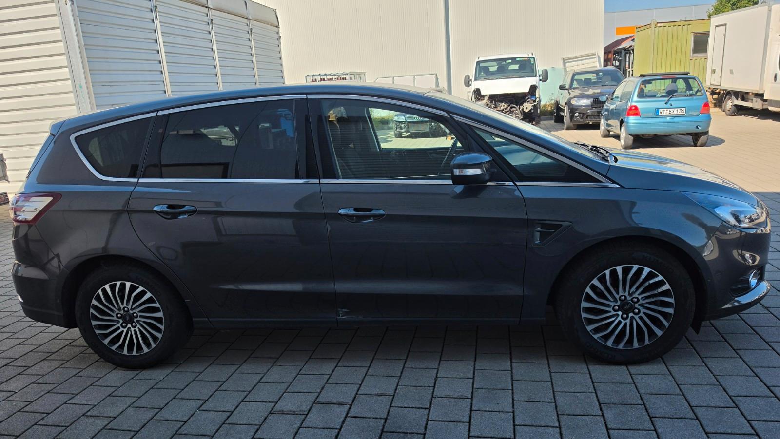 Ford S-Max Titanium*Navi*7-Sitze*Keyless*SHZ*ZR neu!