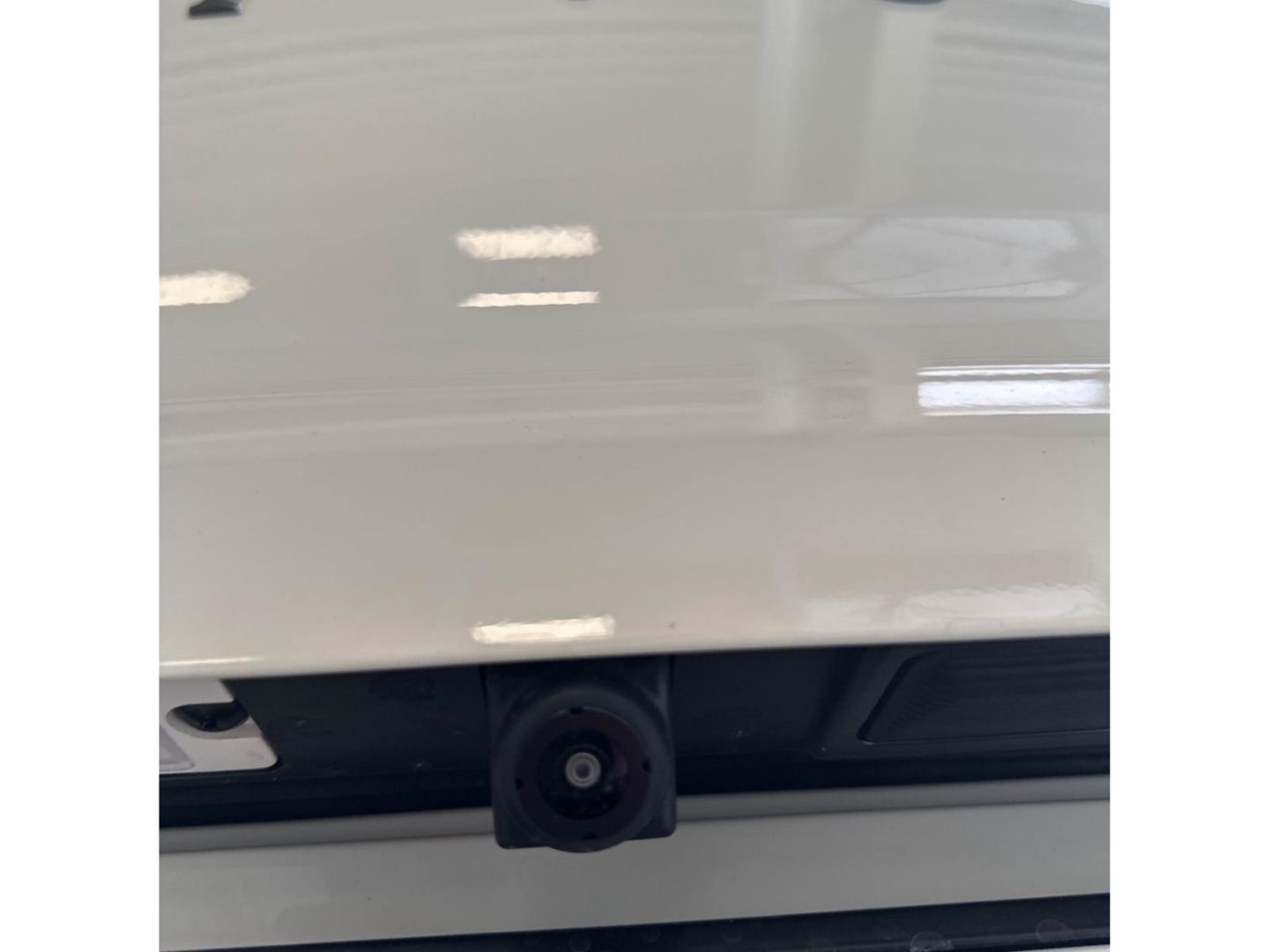 Fahrzeugabbildung KGM Tivoli Black Line 2WD 1.5 T-GDI Navi Apple CarPl