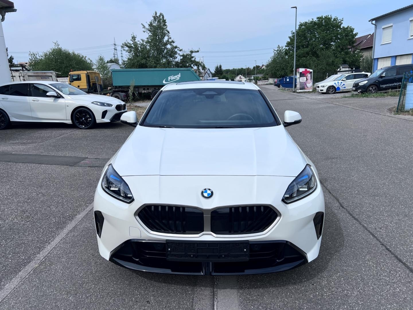 BMW 118 d M Sport PANO LED+ NAVI RFK KoZG PDC SHZ